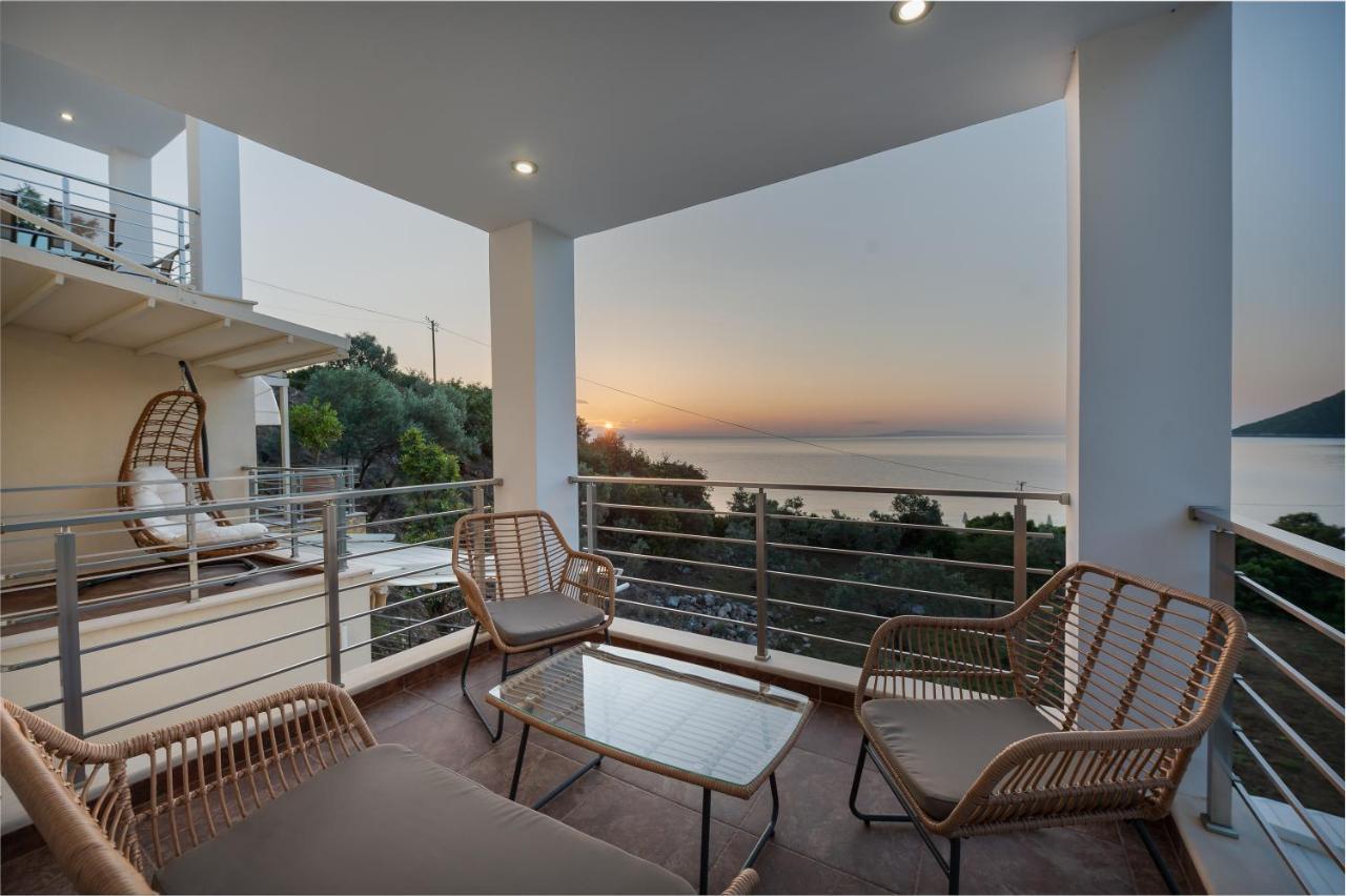 Nikole'S Villas Luxury 180M2 Tirós Exteriör bild
