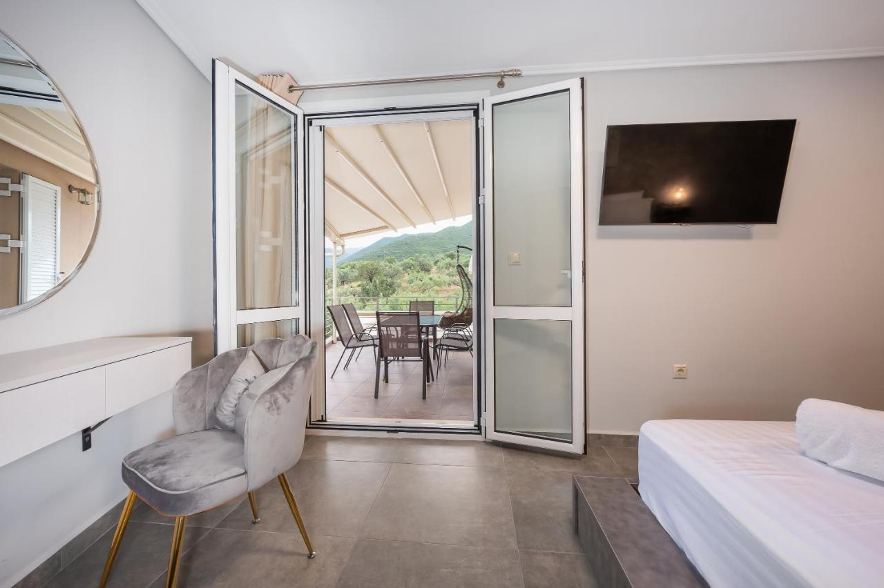 Nikole'S Villas Luxury 180M2 Tirós Exteriör bild
