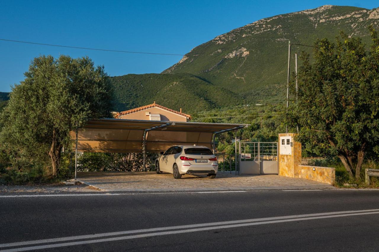 Nikole'S Villas Luxury 180M2 Tirós Exteriör bild